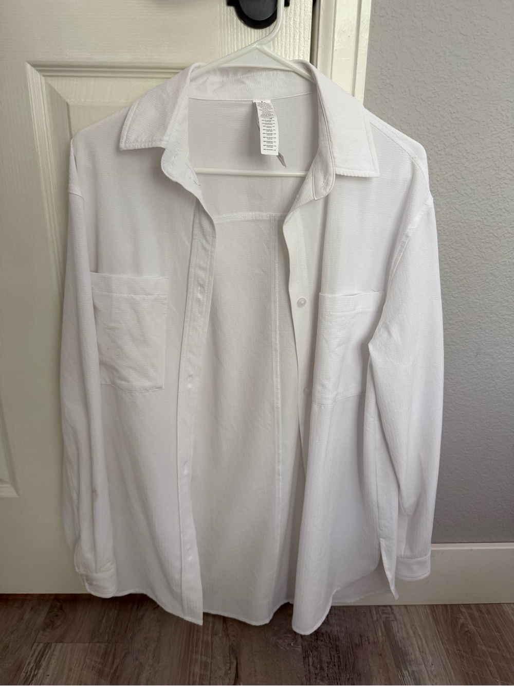 ALO Yoga Dreamscape Button-Down Long sleeve Shirt - Picture 7 of 14